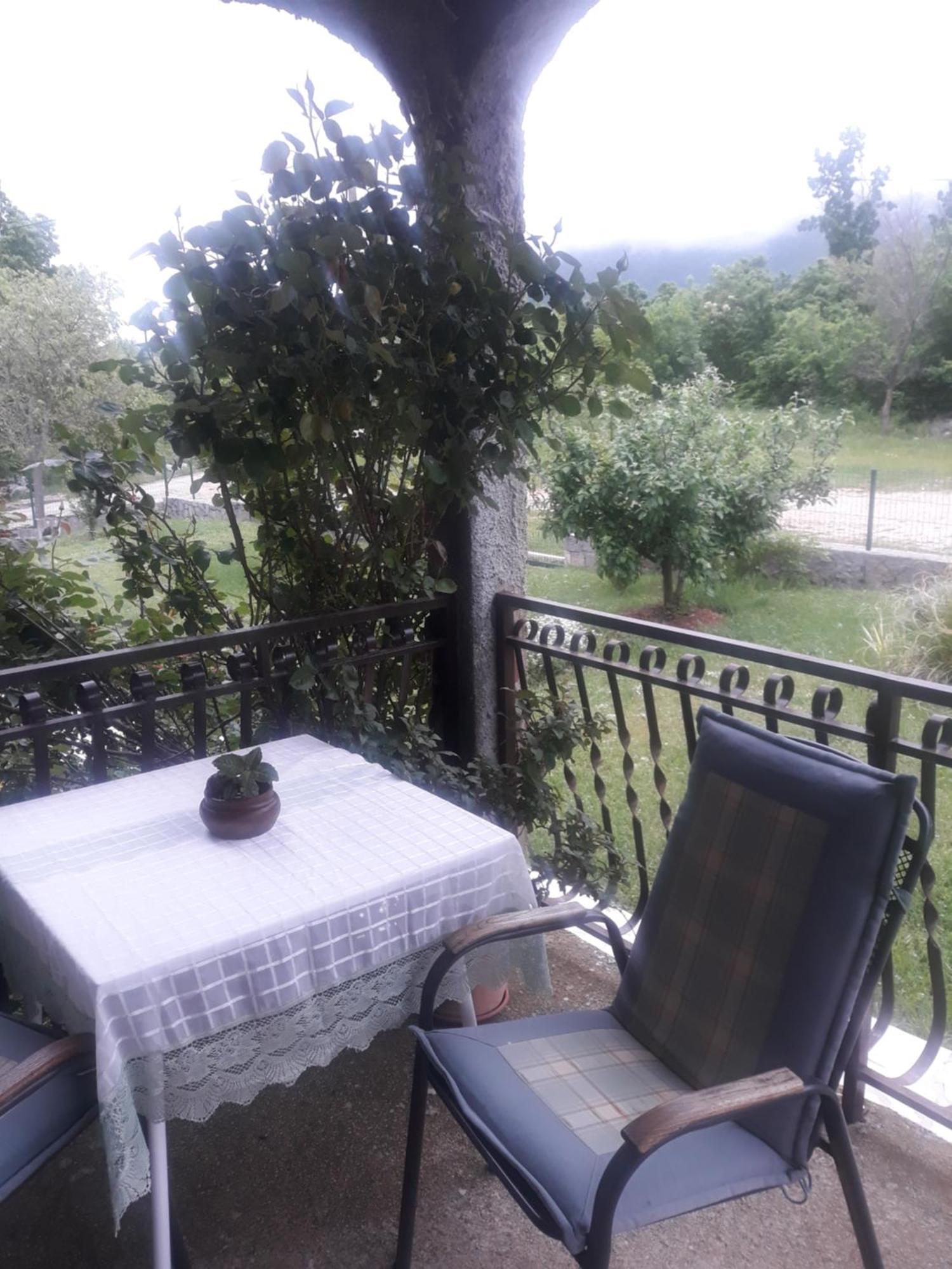 Apartman Lana Kijevo Ngoại thất bức ảnh